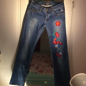 Amazing embroidered Jeans
